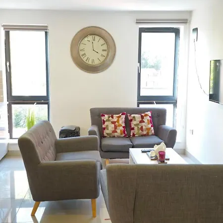 Mpl Ensuites With Kitchenettes - - Netflix & Wifi- First Direct & 02 Arena- Lgi Hospital & Uni 5 Mins Guest house