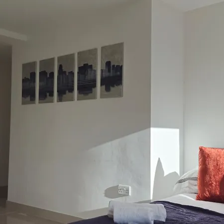 Mpl Ensuites With Kitchenettes - - Netflix & Wifi- First Direct & 02 Arena- Lgi Hospital & Uni 5 Mins Leeds (West Yorkshire)