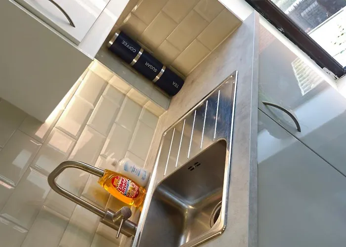 Mpl Ensuites With Kitchenettes - - Netflix & Wifi- First Direct & 02 Arena- Lgi Hospital & Uni 5 Mins 招待所