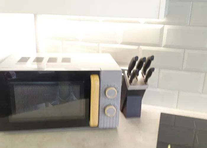 Mpl Ensuites With Kitchenettes - - Netflix & Wifi- First Direct & 02 Arena- Lgi Hospital & Uni 5 Mins 招待所 利兹