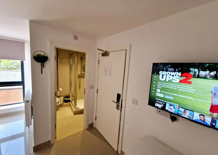 בית הארחה Mpl Ensuites With Kitchenettes - - Netflix & Wifi- First Direct & 02 Arena- Lgi Hospital & Uni 5 Mins