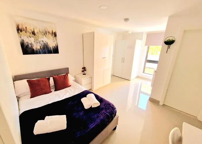 招待所 Mpl Ensuites With Kitchenettes - - Netflix & Wifi- First Direct & 02 Arena- Lgi Hospital & Uni 5 Mins 利兹