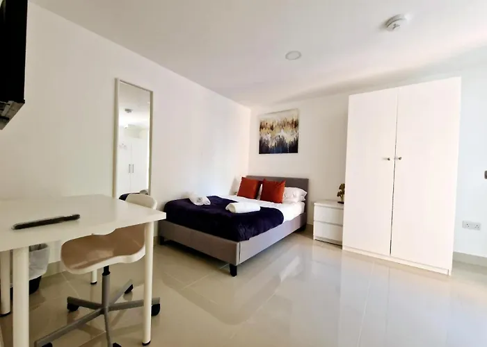 בית הארחה Mpl Ensuites With Kitchenettes - - Netflix & Wifi- First Direct & 02 Arena- Lgi Hospital & Uni 5 Mins לידס