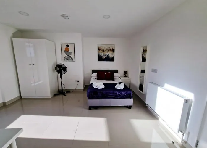 Mpl Ensuites With Kitchenettes - - Netflix & Wifi- First Direct & 02 Arena- Lgi Hospital & Uni 5 Mins בית הארחה לידס