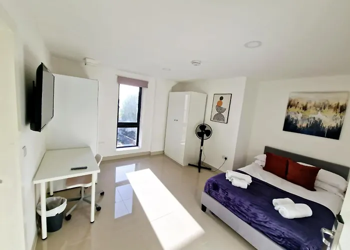 Mpl Ensuites With Kitchenettes - - Netflix & Wifi- First Direct & 02 Arena- Lgi Hospital & Uni 5 Mins 招待所