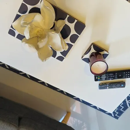 Mpl Ensuites With Kitchenettes - - Netflix & Wifi- First Direct & 02 Arena- Lgi Hospital & Uni 5 Mins بيت ضيافة 3*