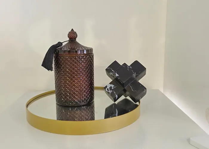 Mpl Ensuites With Kitchenettes - - Netflix & Wifi- First Direct & 02 Arena- Lgi Hospital & Uni 5 Mins 3* Leeds (West Yorkshire)