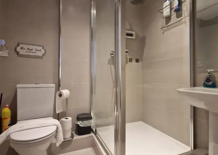 Mpl Ensuites With Kitchenettes - - Netflix & Wifi- First Direct & 02 Arena- Lgi Hospital & Uni 5 Mins Leeds (West Yorkshire)