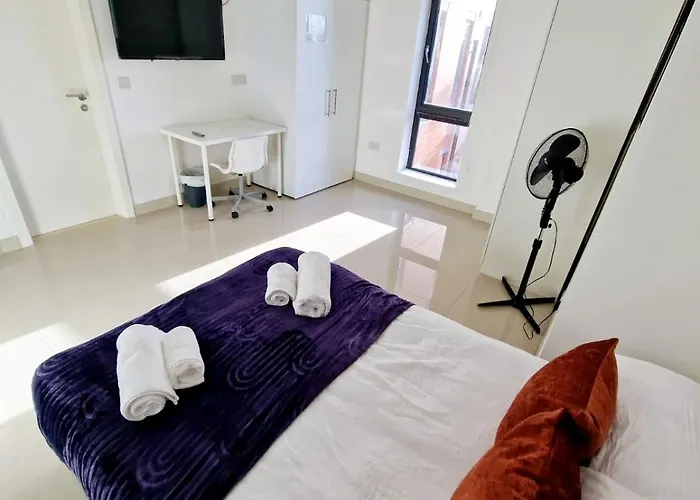 Guest house Mpl Ensuites With Kitchenettes - - Netflix & Wifi- First Direct & 02 Arena- Lgi Hospital & Uni 5 Mins