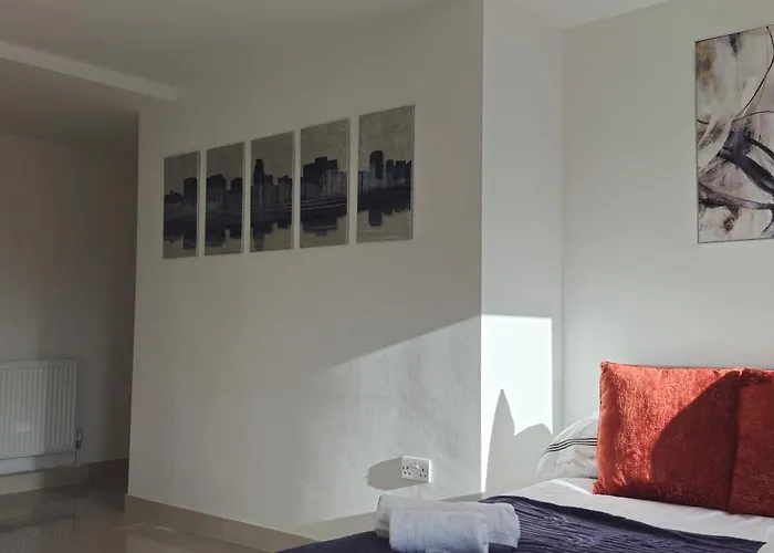 Mpl Ensuites With Kitchenettes - - Netflix & Wifi- First Direct & 02 Arena- Lgi Hospital & Uni 5 Mins Leeds (West Yorkshire)